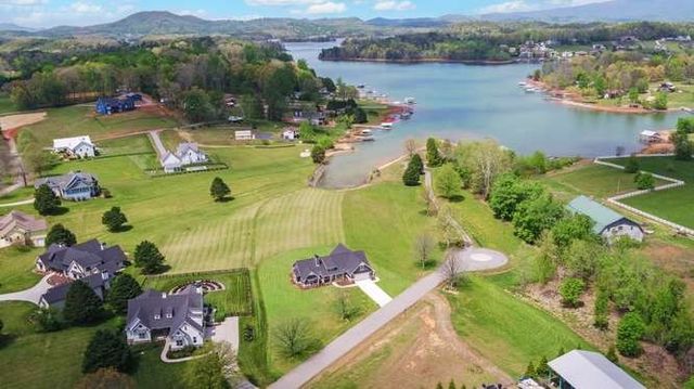 317 Bell Creek Cove Road, Hiawassee, GA 30546