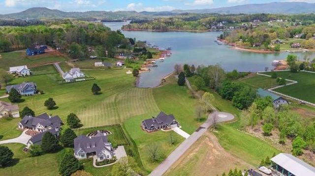 317 Bell Creek Cove Road, Hiawassee, GA 30546