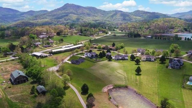 317 Bell Creek Cove Road, Hiawassee, GA 30546