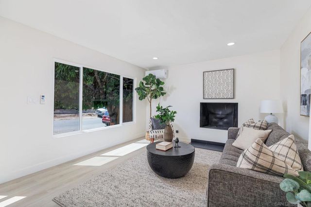866 Merlin Dr, San Diego, CA 92114