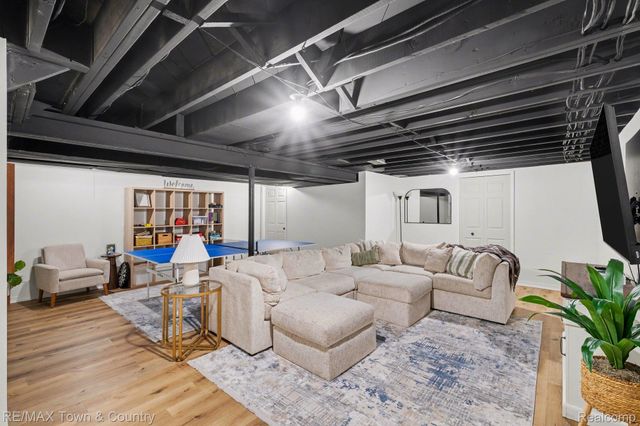3423 Longview Drive, Flushing Charter Township, MI 48433