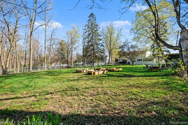 3423 Longview Drive, Flushing Charter Township, MI 48433