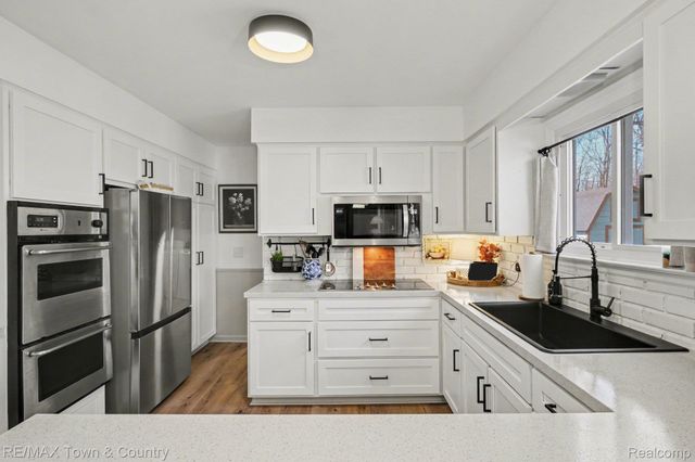 3423 Longview Drive, Flushing Charter Township, MI 48433