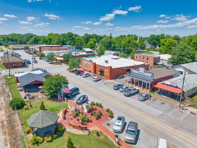 528 Lillian Way, Statham, GA 30666