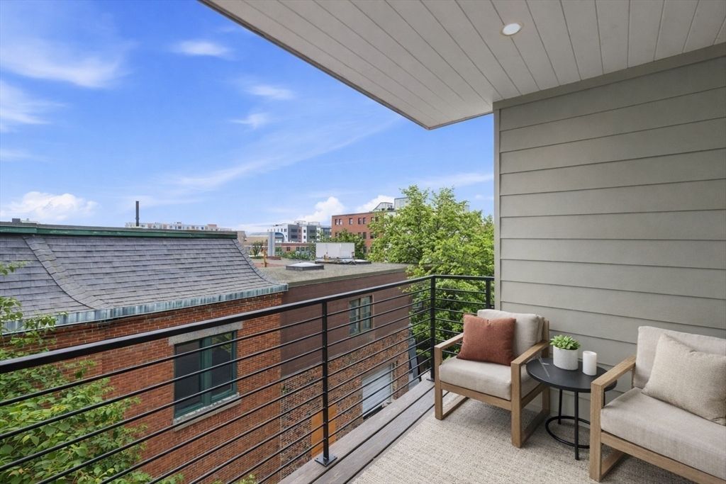 118 B Street 202, Boston, MA 02127