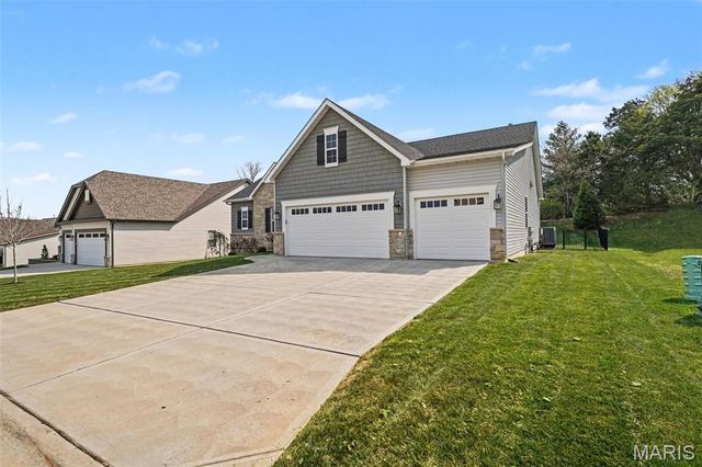 1074 Bloomfield Drive, Eureka, MO 63025