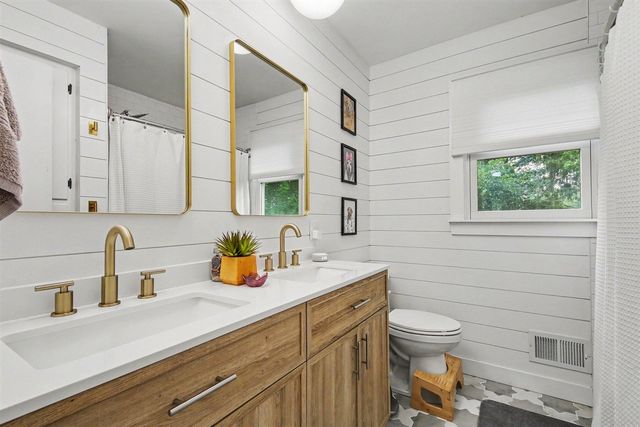 1455 Pickett Street, Kentwood, MI 49508