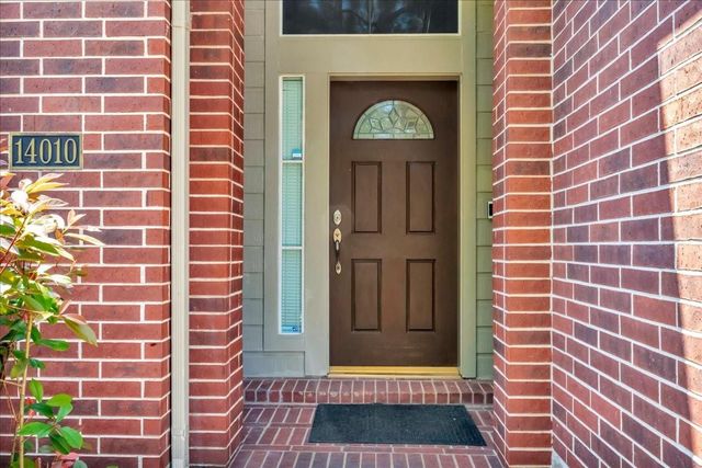 14010 Hazel Ridge Court, Houston, TX 77062