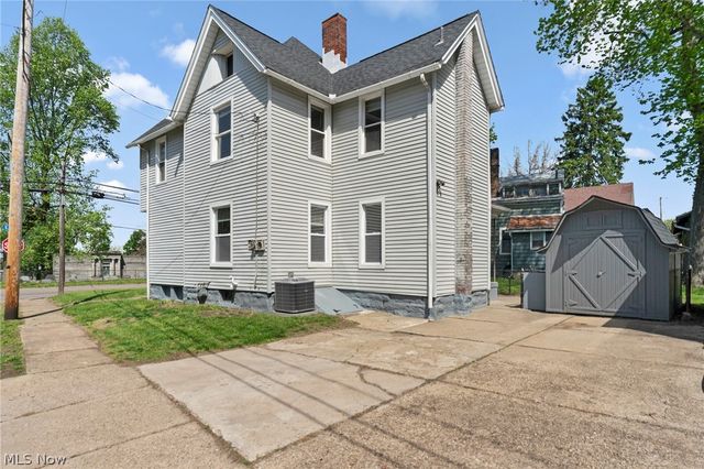 1738 Erie Street S, Massillon, OH 44646