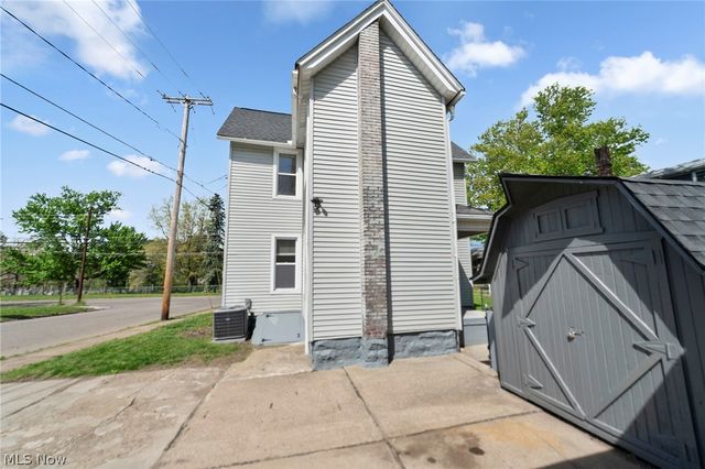 1738 Erie Street S, Massillon, OH 44646