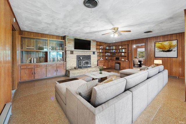 1026 E Mariah Hill Road, Ferdinand, IN 47532