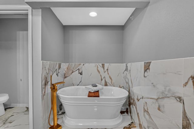 532 Grand Point Dr Apt B2, Hot Springs, AR 71901