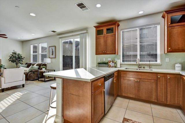 6111 Hyde Park Dr, Gilroy, CA 95020