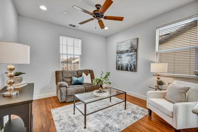 6111 Hyde Park Dr, Gilroy, CA 95020