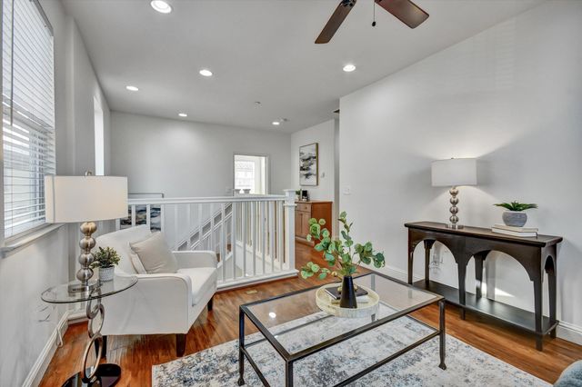 6111 Hyde Park Dr, Gilroy, CA 95020