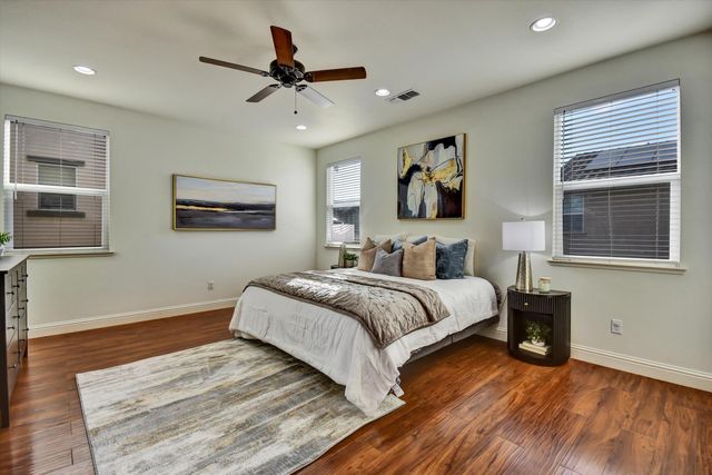 6111 Hyde Park Dr, Gilroy, CA 95020