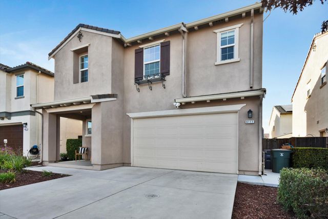 6111 Hyde Park Dr, Gilroy, CA 95020