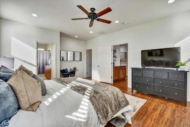 6111 Hyde Park Dr, Gilroy, CA 95020