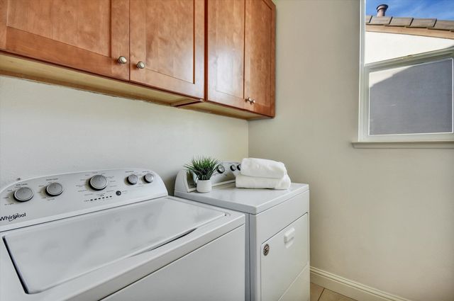 6111 Hyde Park Dr, Gilroy, CA 95020