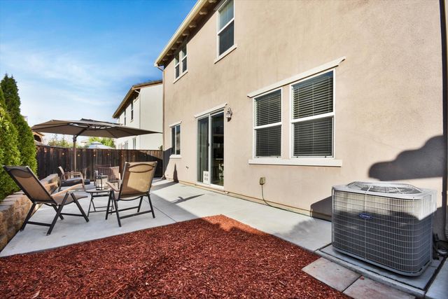 6111 Hyde Park Dr, Gilroy, CA 95020