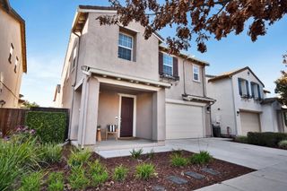 6111 Hyde Park Dr, Gilroy, CA 95020