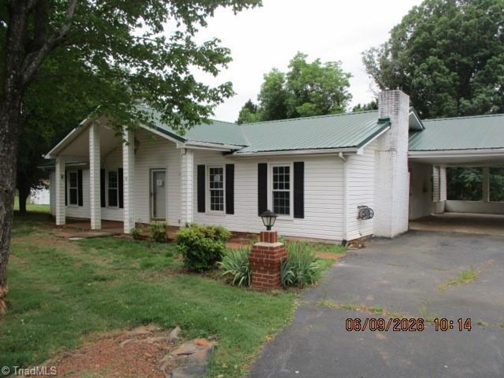 4666 Seward Road, Pfafftown, NC 27040