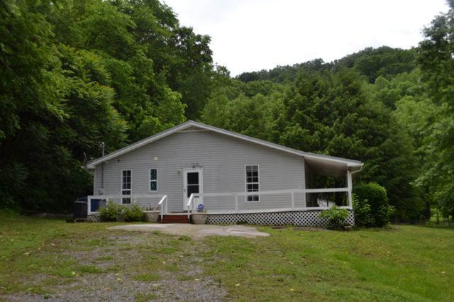 1505 Add Stafford Rd, Hilham, TN 38568