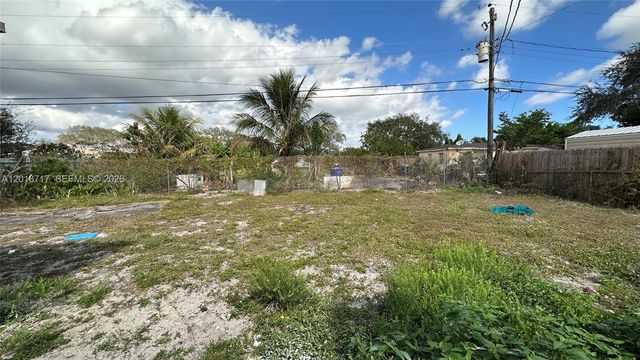 1701 NW 13th St, Fort Lauderdale, FL 33311