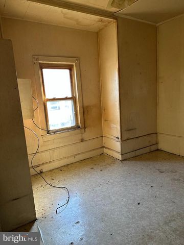 314 W PEACH ST, Vineland, NJ 08360