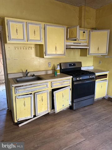 314 W PEACH ST, Vineland, NJ 08360