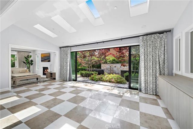 102 Orchid, Irvine, CA 92618