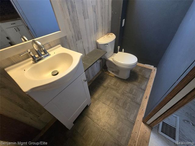 120 W Mcneil Street, Corunna, MI 48817