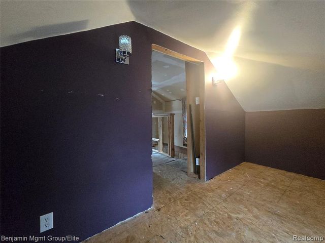 120 W Mcneil Street, Corunna, MI 48817