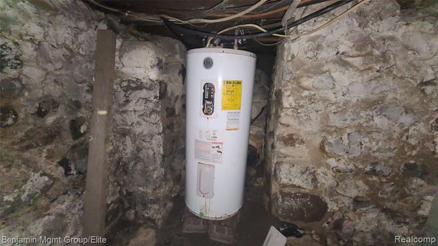 120 W Mcneil Street, Corunna, MI 48817