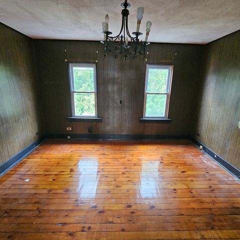 3950 W MONTROSE Avenue, Chicago, IL 60618