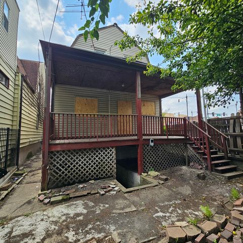 3950 W MONTROSE Avenue, Chicago, IL 60618