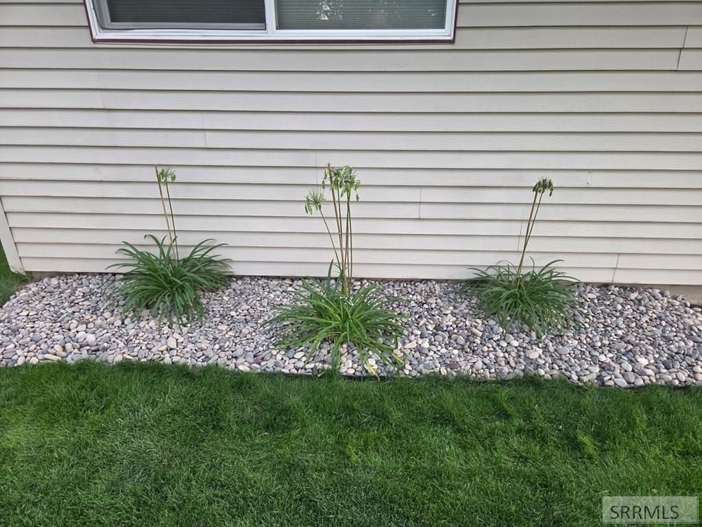 Image 6 of property listing at 1880 Carmel Drive, Idaho Falls, ID 83402