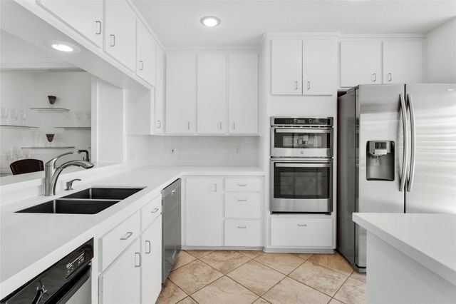 67 Harbor Lane, Kemah, TX 77565