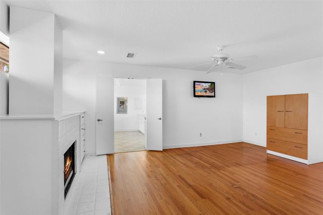 67 Harbor Lane, Kemah, TX 77565