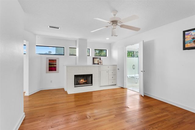67 Harbor Lane, Kemah, TX 77565
