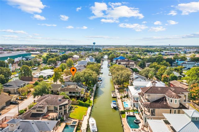 67 Harbor Lane, Kemah, TX 77565