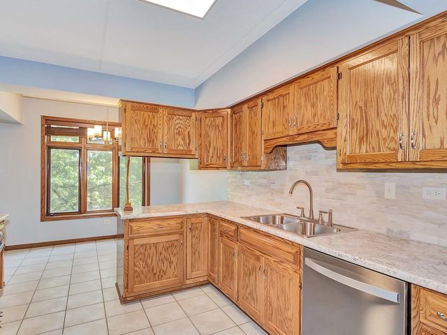6320 Pine Ridge Drive 1B, Tinley Park, IL 60477