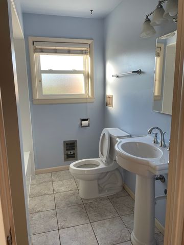 840 DUNLOP Avenue, Forest Park, IL 60130