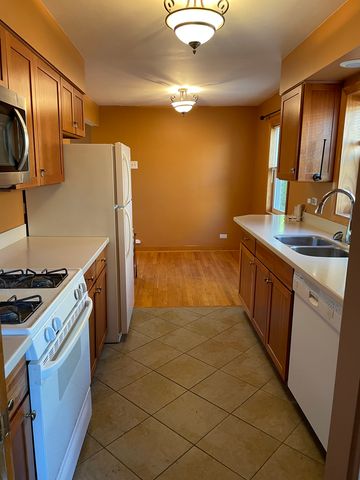 840 DUNLOP Avenue, Forest Park, IL 60130