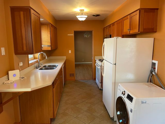 840 DUNLOP Avenue, Forest Park, IL 60130