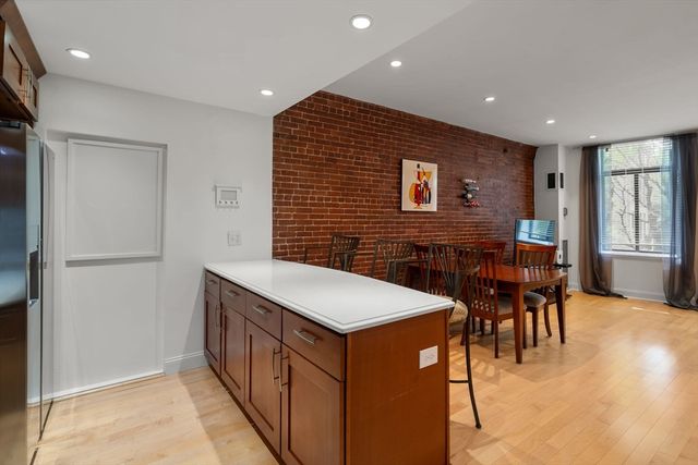 142 Commercial St 304, Boston, MA 02109