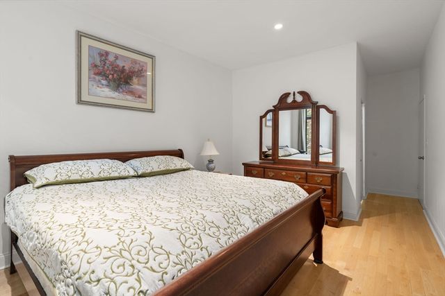 142 Commercial St 304, Boston, MA 02109