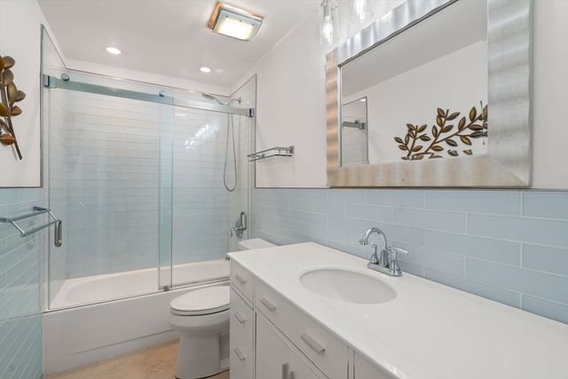 142 Commercial St 304, Boston, MA 02109
