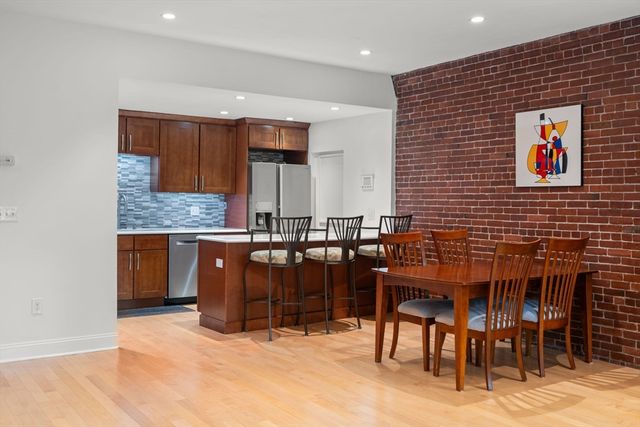 142 Commercial St 304, Boston, MA 02109