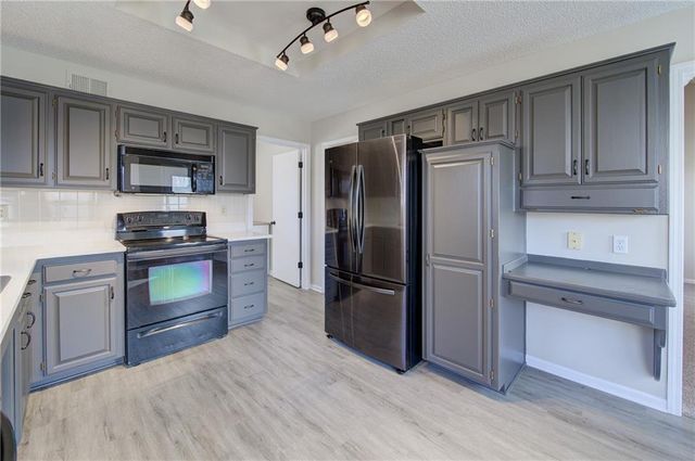 2205 NE 3rd Street, Blue Springs, MO 64014